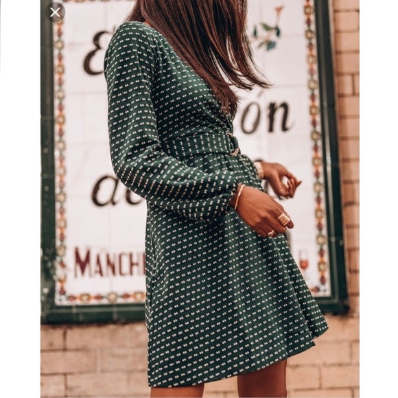 Anthropologie Dresses & Skirts - Anthropologie Green Polkadot Print Knit Long Sleeve Belted Mini Dress sz XS